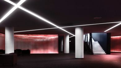 Hotel Axis Viana com iluminação Tromilux